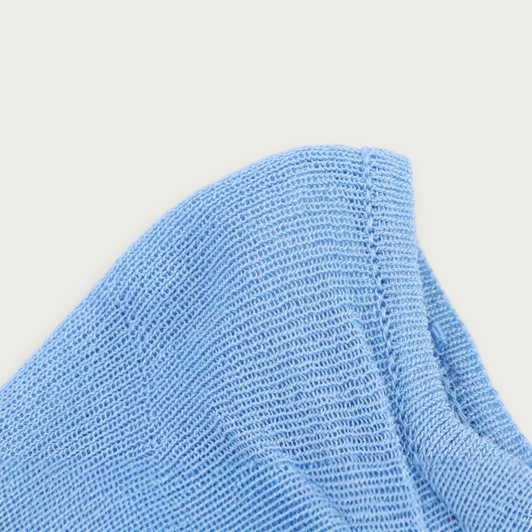 Rundhalsad Stickad Bluse Blå Stilren Passform Elegant
