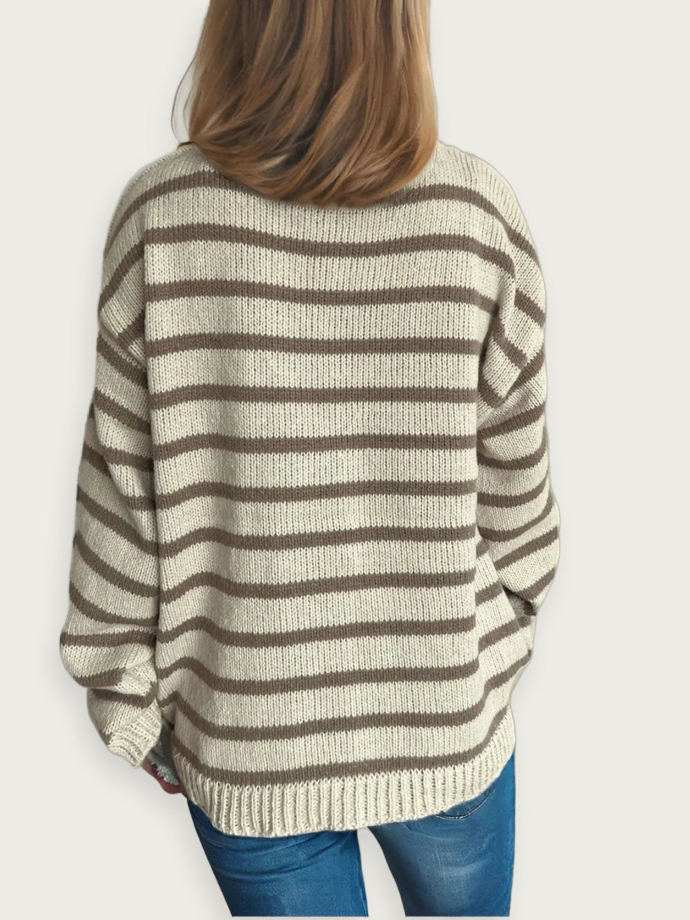Randig kontraststickad tröja – Lös rundhalsad modell