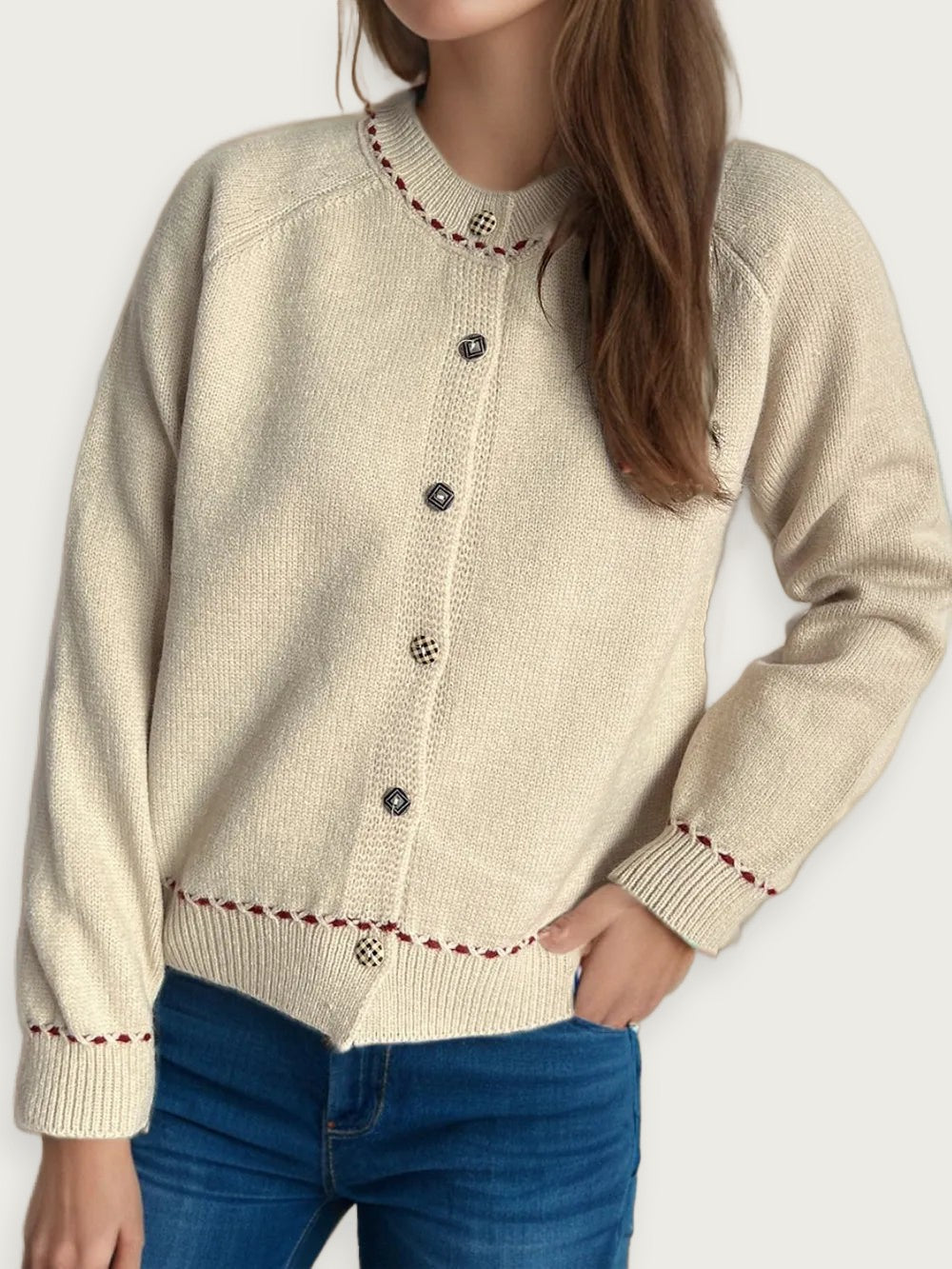 Klassisk kofta med knappar – Långärmad stickad modell