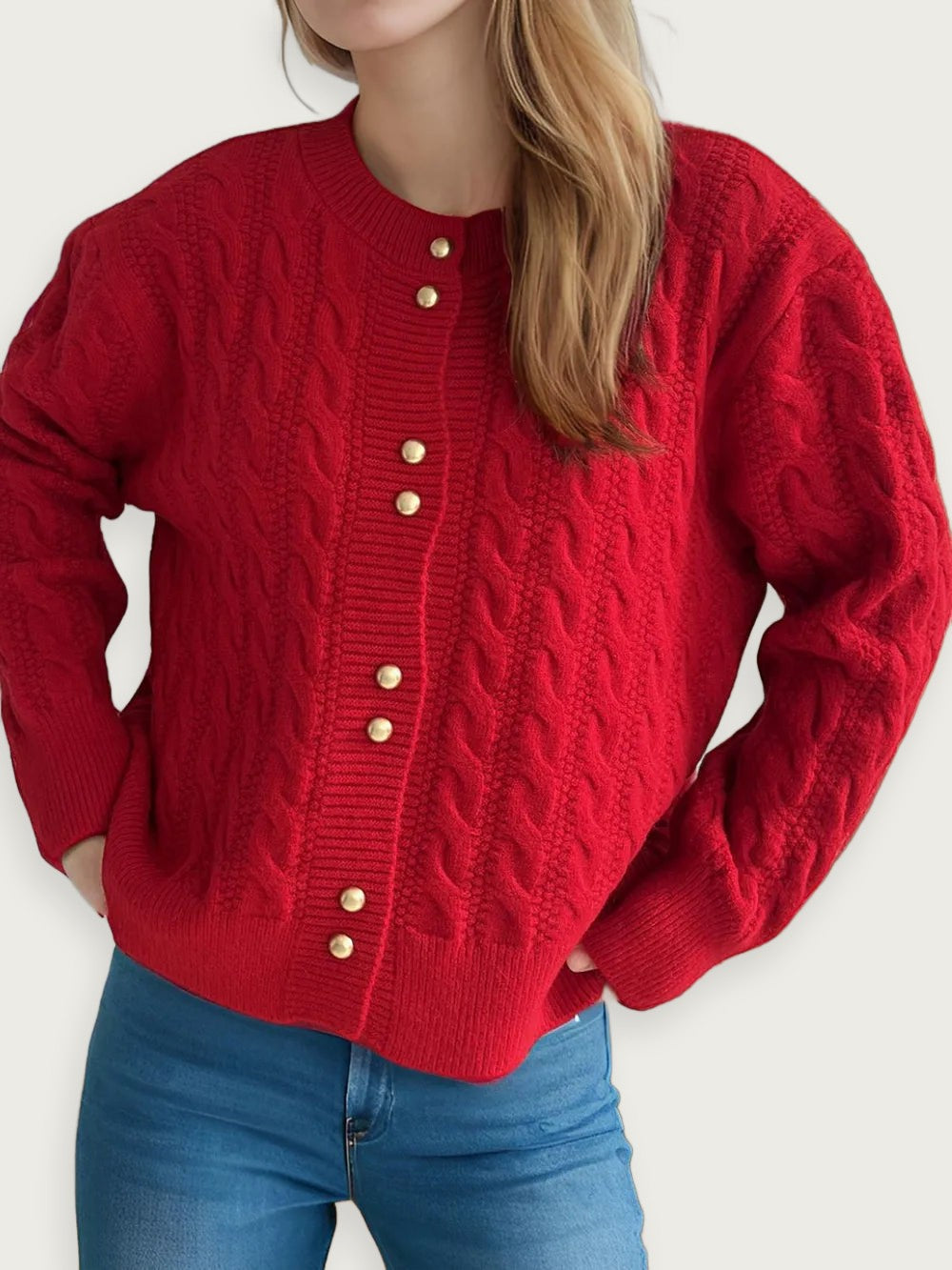 Flätstickad kofta – Klassisk rundhalsad modell