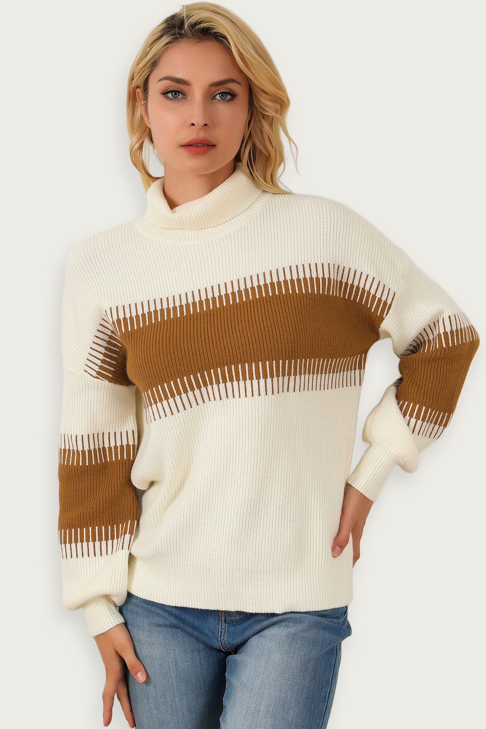 Vit patchwork polotröja – Modern stickad design