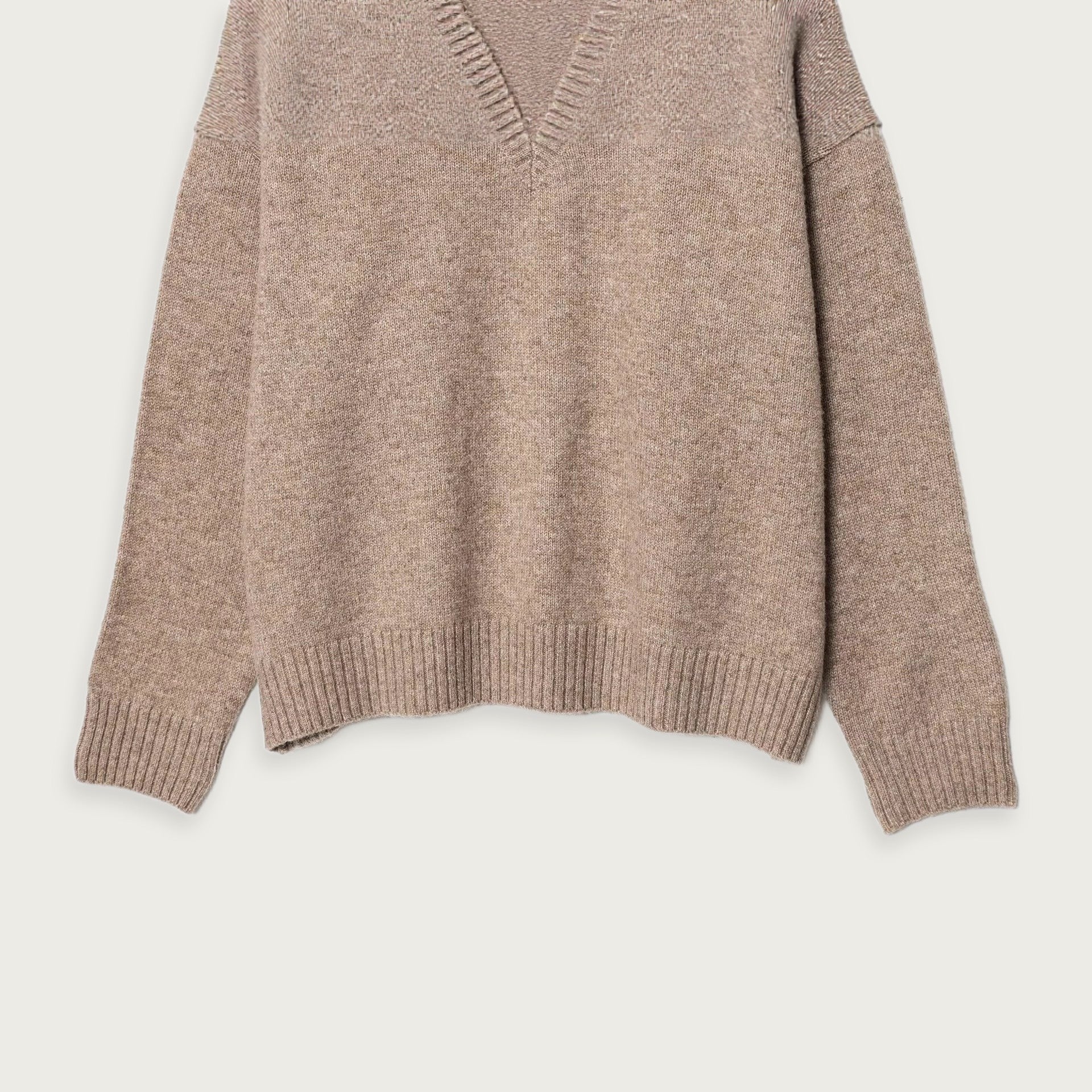 V Ringad Stickad Tröja Khaki Modern Tidlös Komfortabel