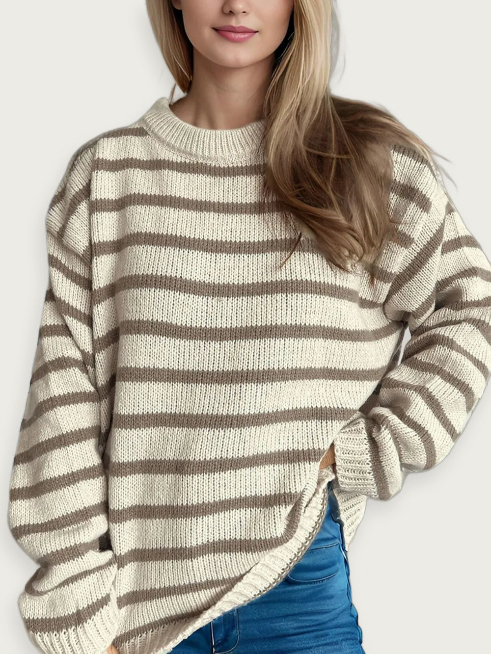 Randig kontraststickad tröja – Lös rundhalsad modell