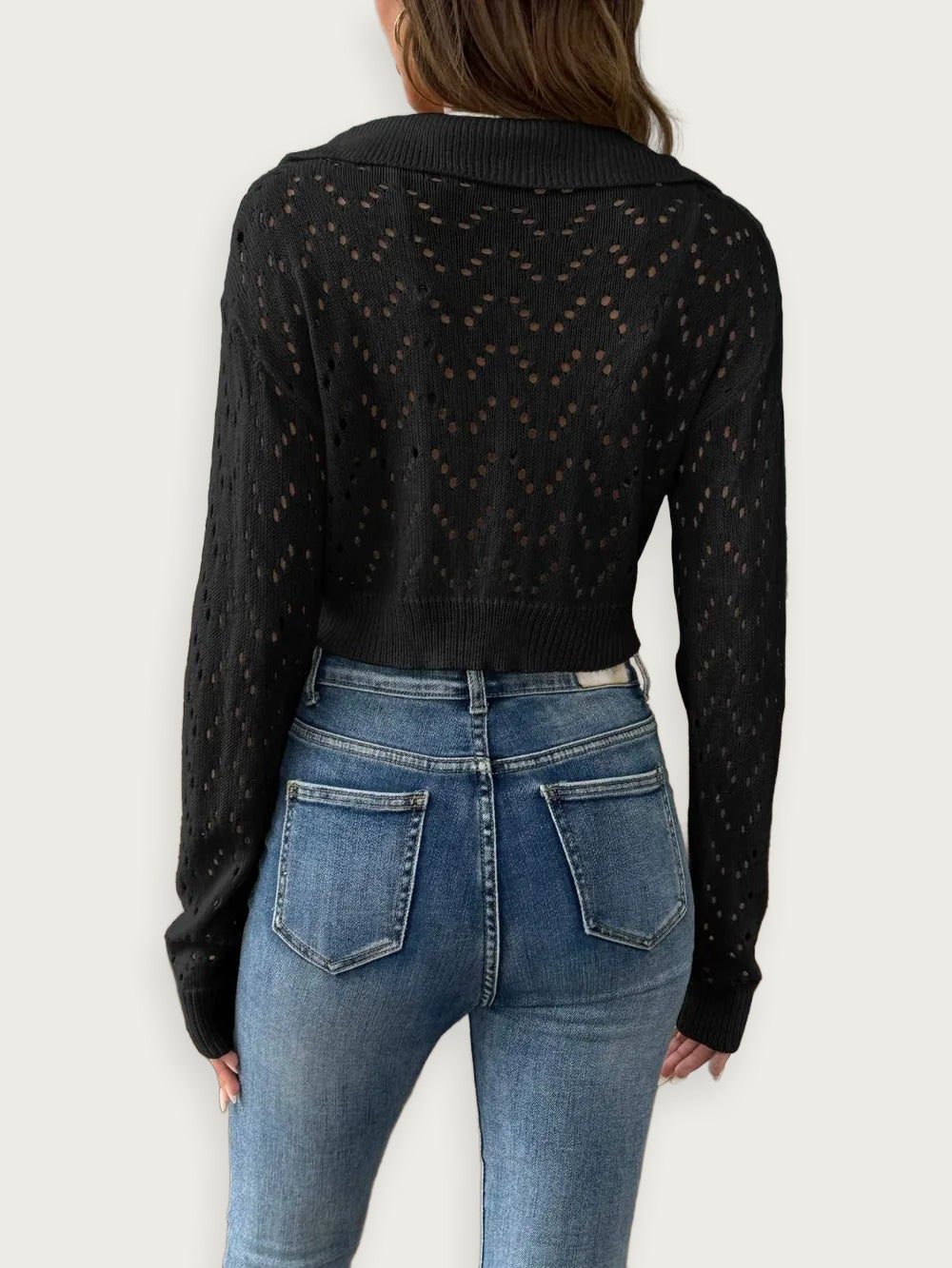 Kort stickad tröja med håldetaljer – Polokrage