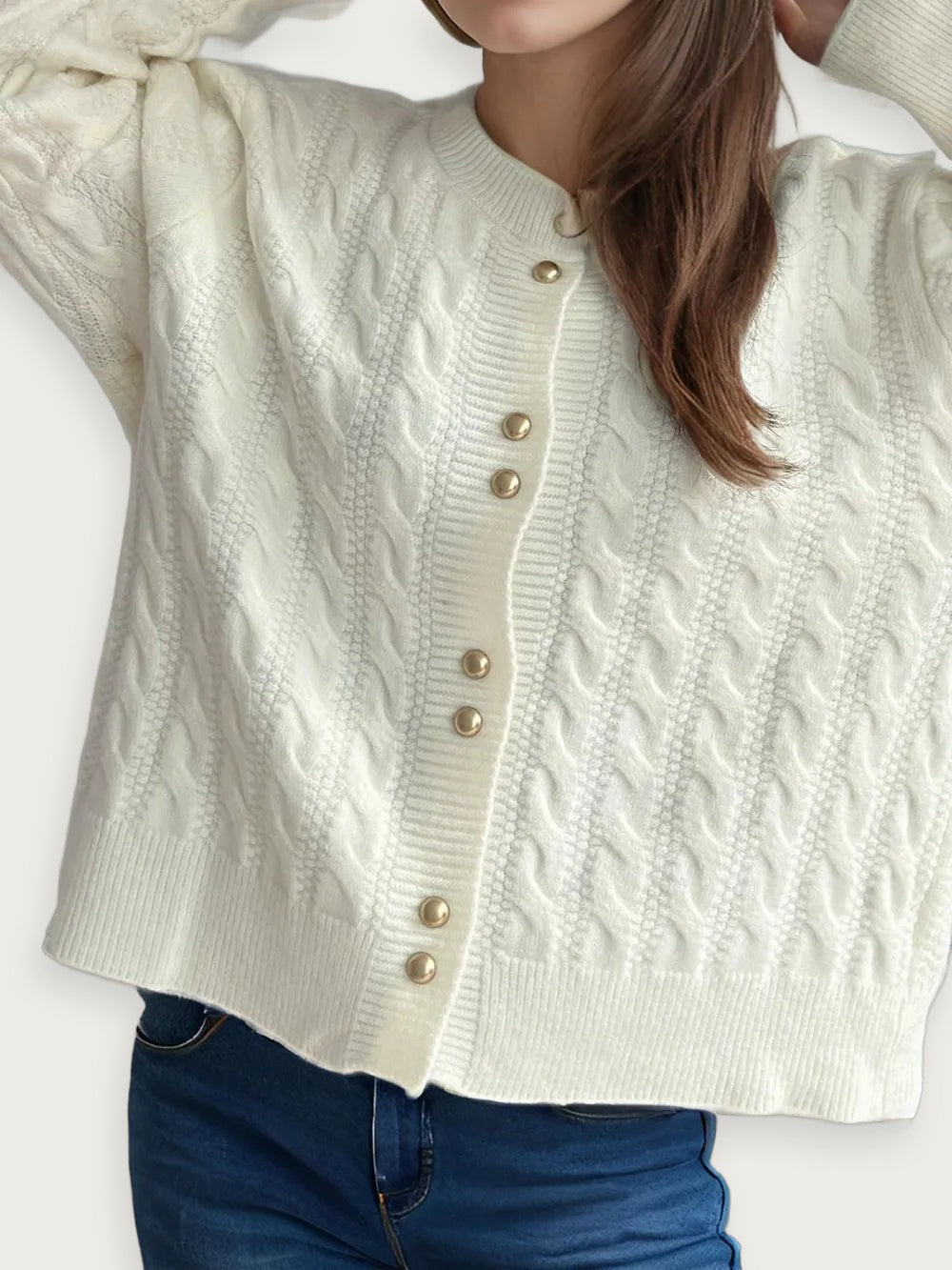 Flätstickad kofta – Klassisk rundhalsad modell